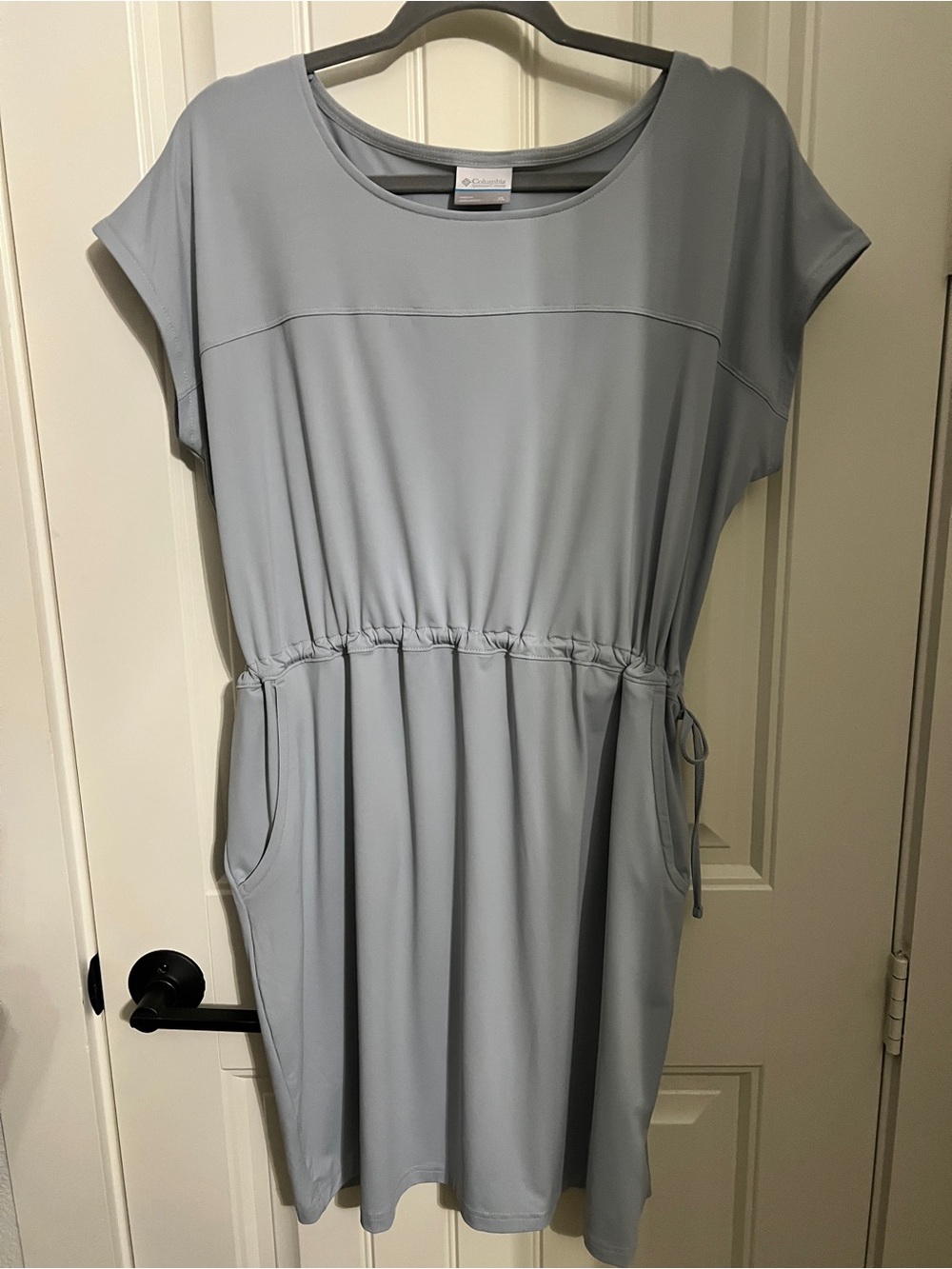 Columbia Ladies Short-sleeve Athletic Dress w/pockets, Size XL, Light Blue-Gray